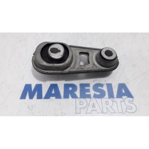 Renault - Megane - Engine mount