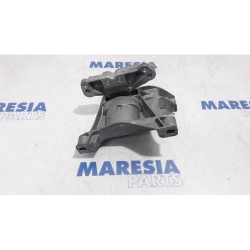 Citroen - C4 Picasso - Engine mount