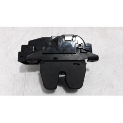 Peugeot - 207 - Tailgate lock mechanism