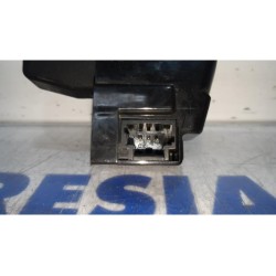 Peugeot - 207 - Tailgate lock mechanism
