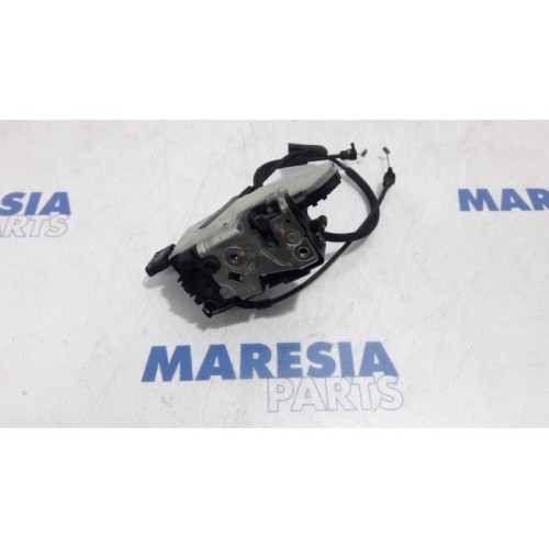 Peugeot - 207 - Front door lock mechanism 4-door, right