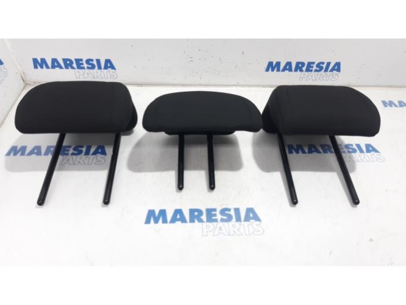 Citroen - C5 - Headrest set