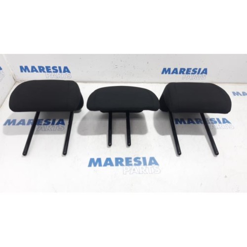 Citroen - C5 - Headrest set