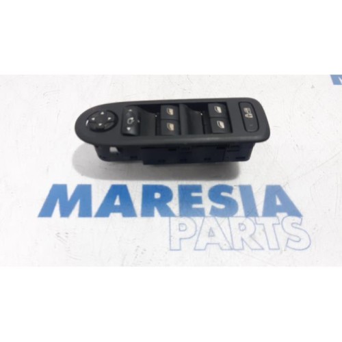 Citroen - C5 - Multi-functional window switch