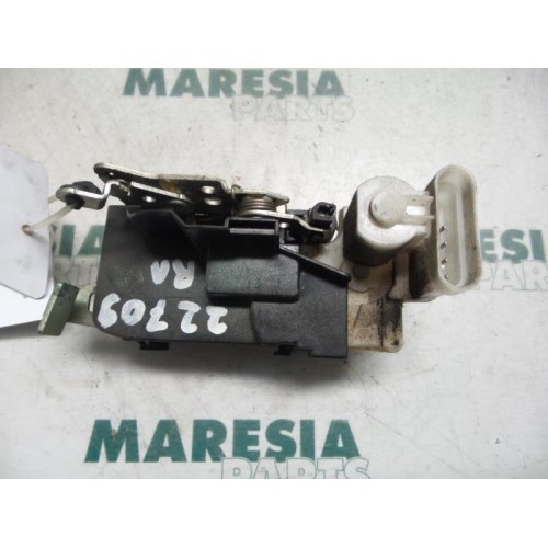 Fiat - Punto - Rear door mechanism 4-door, right