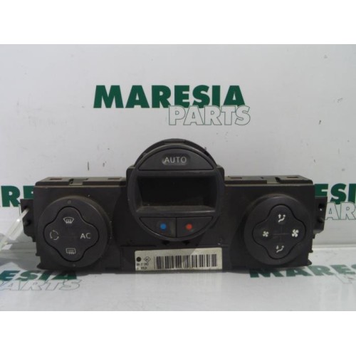 Renault - Megane - Heater control panel
