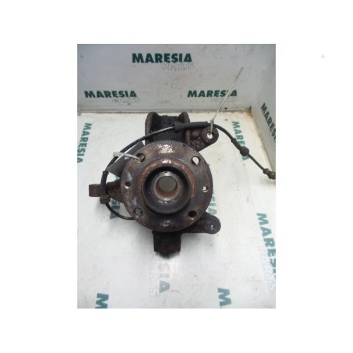 Renault - Megane - Knuckle, front right