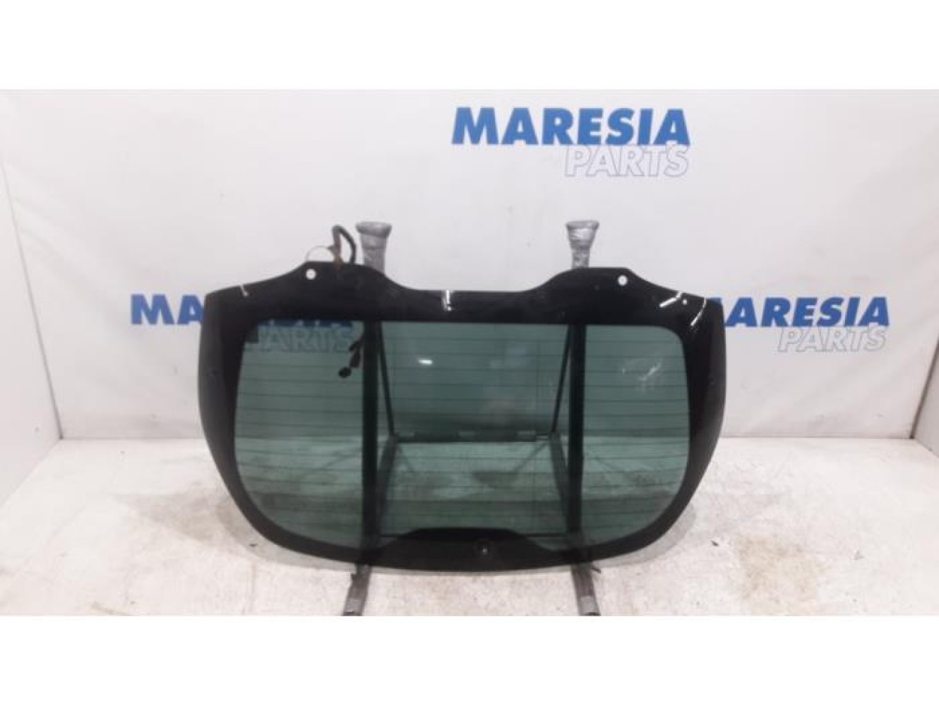 Renault - Laguna - Rear window