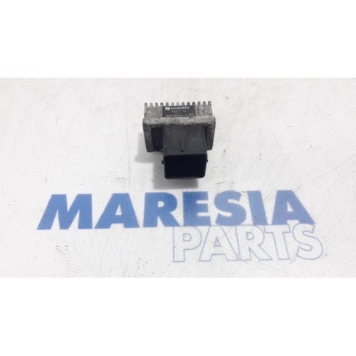 Renault - Laguna - Glow plug relay