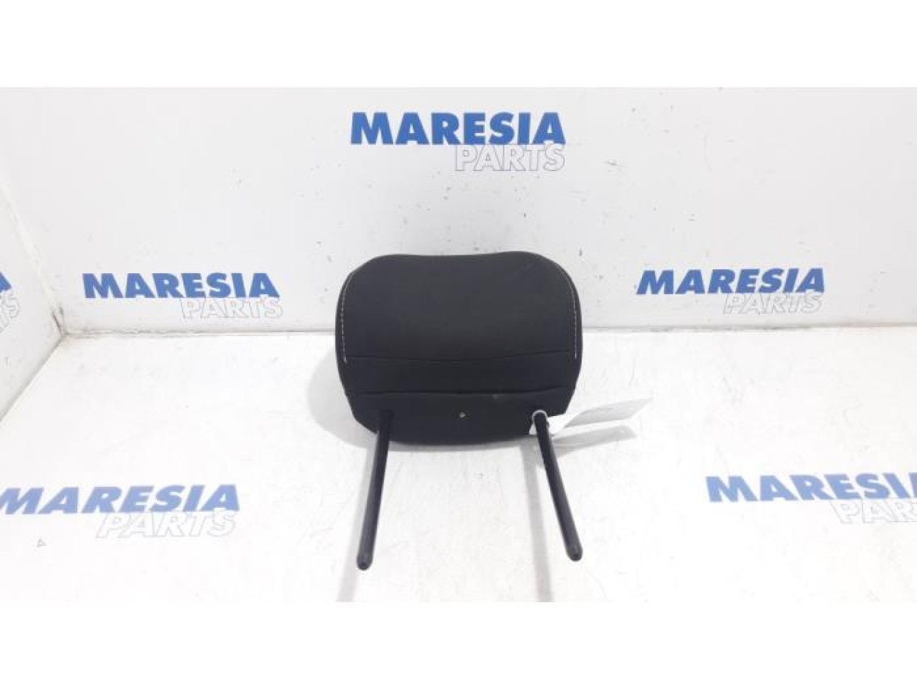 Renault - Megane - Headrest