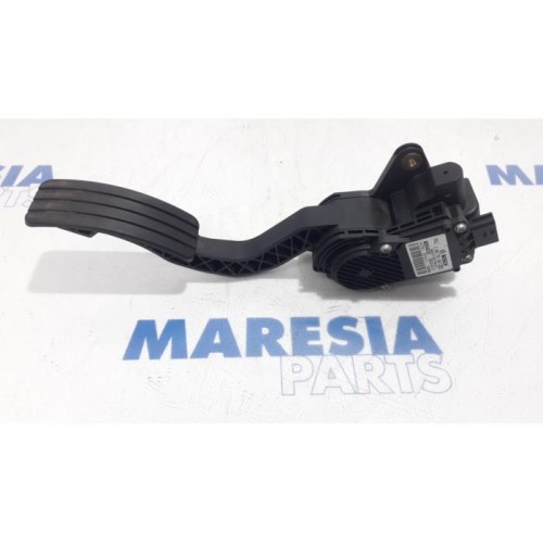 Renault - Laguna - Throttle pedal position sensor