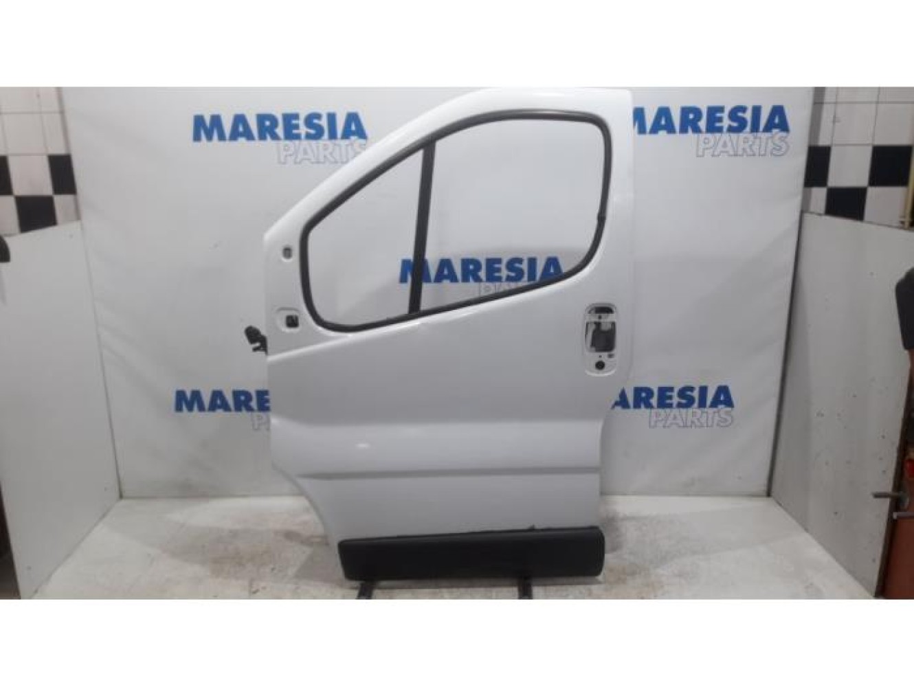 Renault - Trafic - Portier 2Deurs links