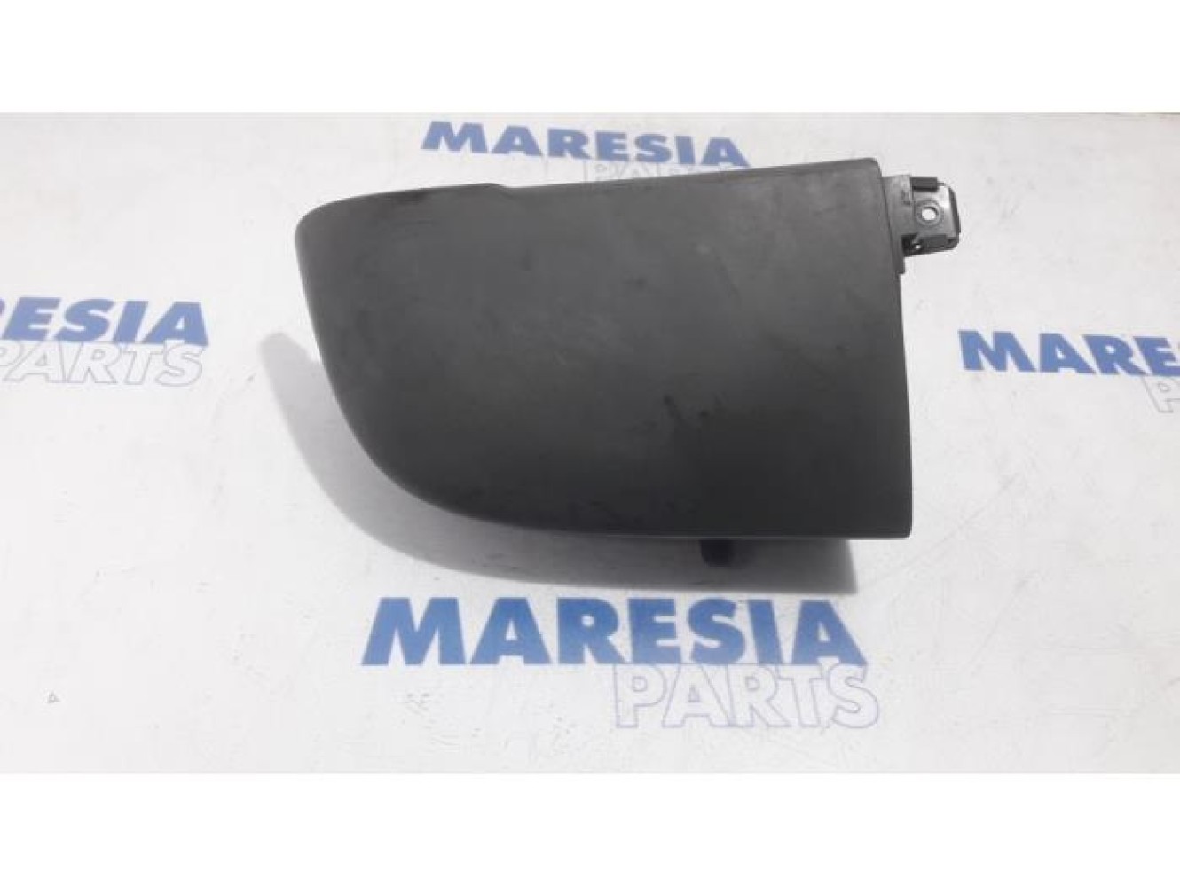 Opel - Vivaro - Taillight, right