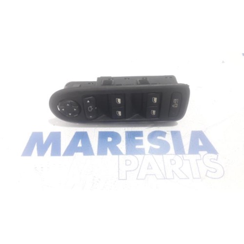 Citroen - C5 - Multi-functional window switch
