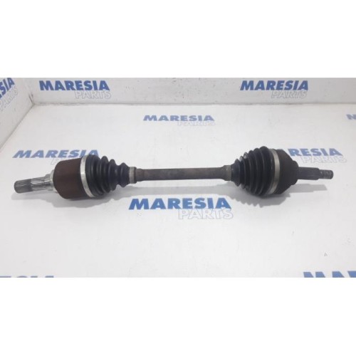 Renault - Trafic - Aandrijfas links-voor