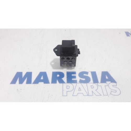 Renault - Trafic - Cooling fan resistor