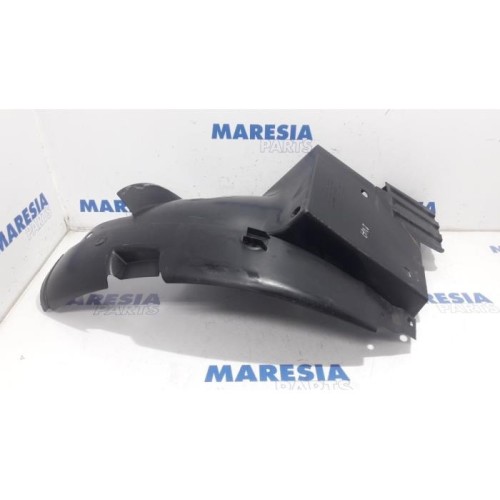Renault - Trafic - Wheel arch liner