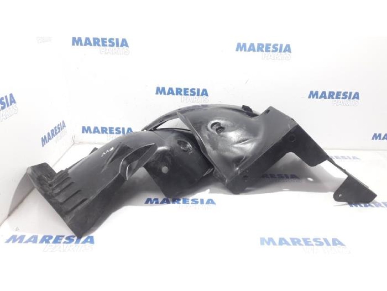 Renault - Trafic - Wheel arch liner