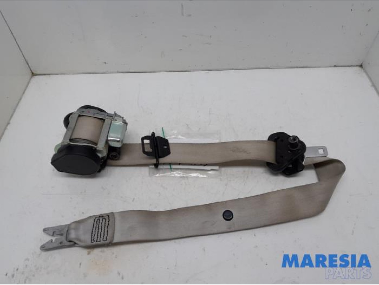 Renault - Megane - Front seatbelt, right