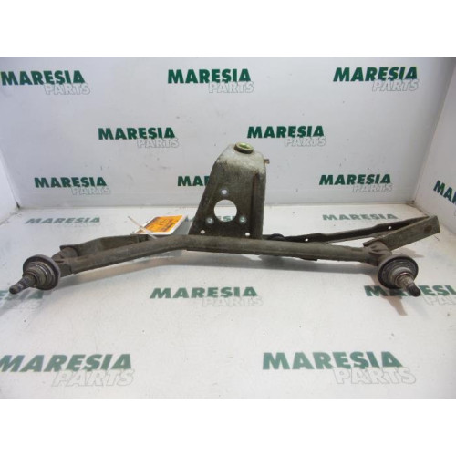 Peugeot - 206 - Wiper mechanism