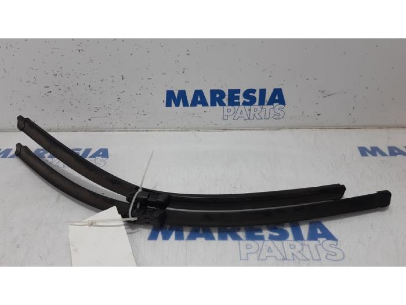 Fiat - Ducato - Front wiper arm