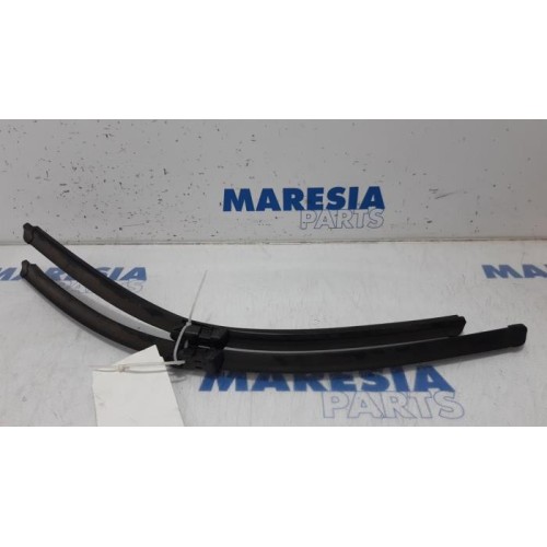 Fiat - Ducato - Front wiper arm
