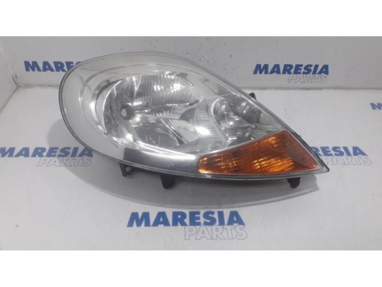Renault - Trafic - Phare droit
