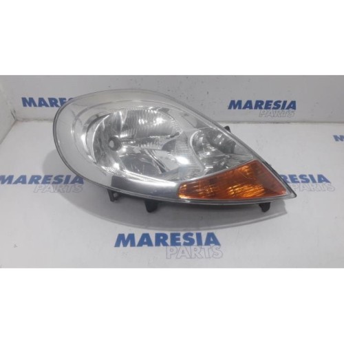 Renault - Trafic - Phare droit