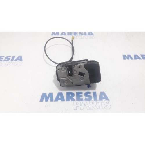 Renault - Trafic - Door lock mechanism 2-door, right