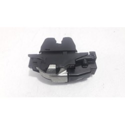 Peugeot - 207 - Tailgate lock mechanism