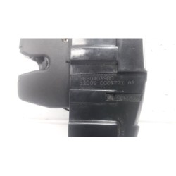 Peugeot - 207 - Tailgate lock mechanism