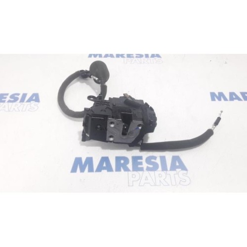 Renault - Clio - Front door lock mechanism 4-door, right