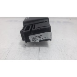 Renault - Clio - Steering wheel mounted radio control