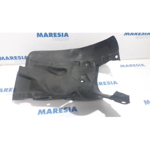 Renault - Clio - Wheel arch liner