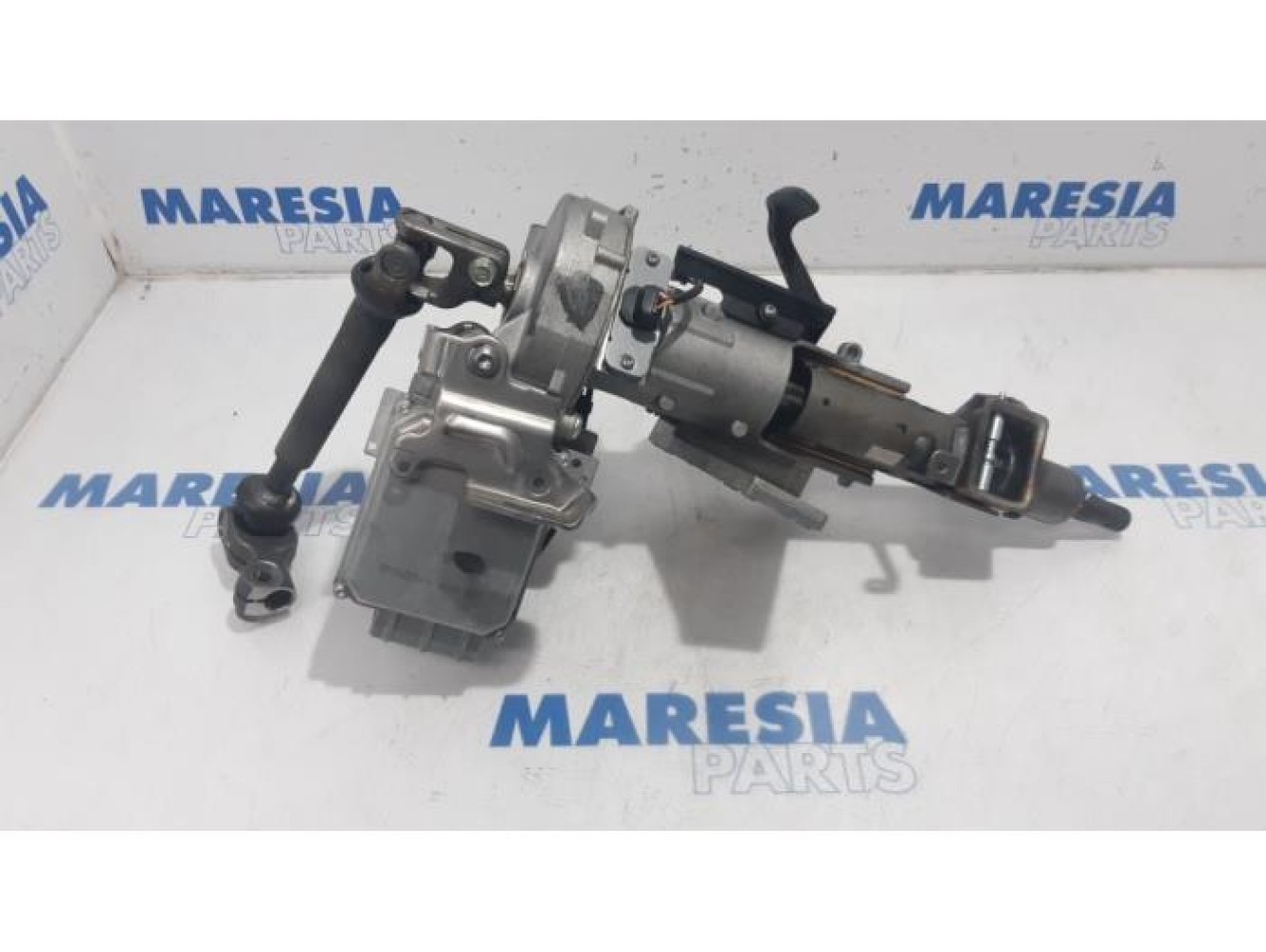 Renault - Clio - Steering column housing