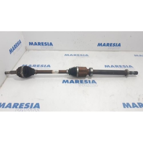 Renault - Clio - Front drive shaft, right