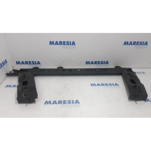 Renault - Clio - Radiator bar