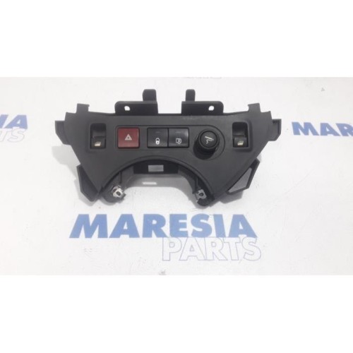 Citroen - Berlingo - Multi-functional window switch