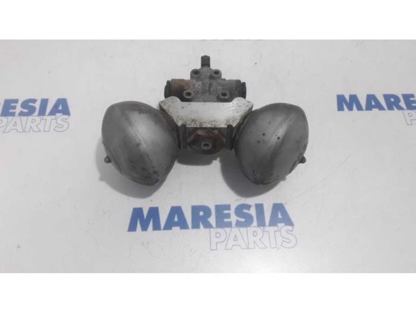 Citroen - C6 - Suspension sphere
