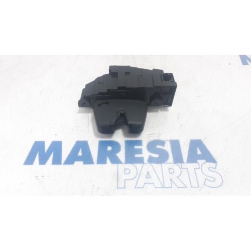 Peugeot - 508 - Tailgate lock mechanism