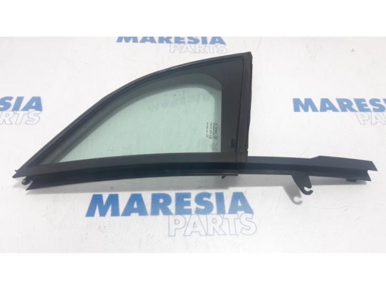 Citroen - DS3 - Quarter light, front right