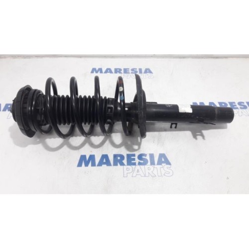 Peugeot - 208 - Front shock absorber rod, right
