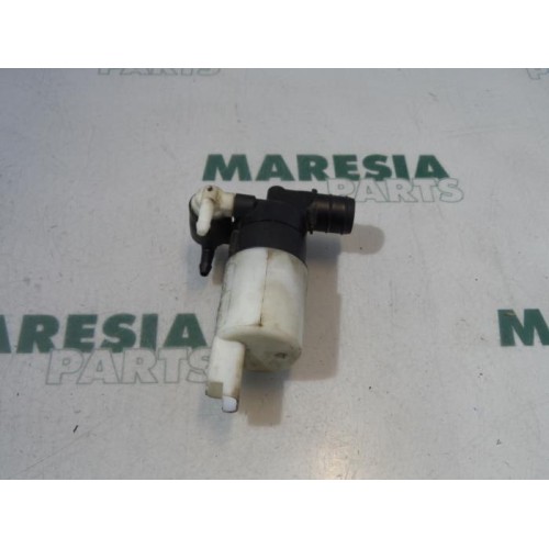 Renault - Megane Scenic - Windscreen washer pump