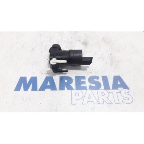 Peugeot - 208 - Windscreen washer pump