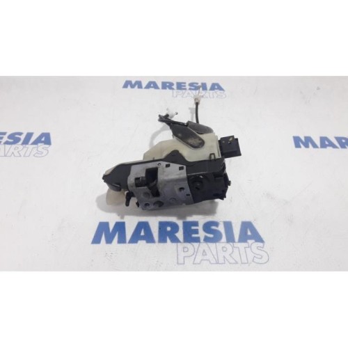 Peugeot - 208 - Door lock mechanism 4-door, front left