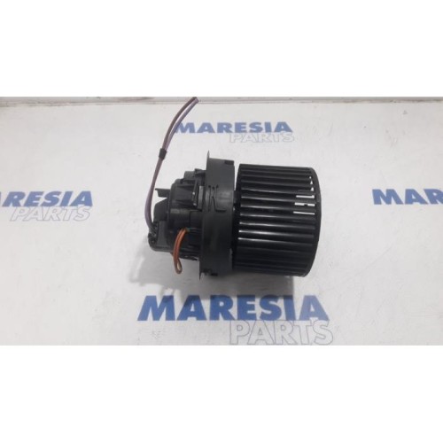 Renault - Clio - Heating and ventilation fan motor