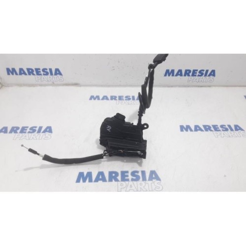 Renault - Clio - Front door lock mechanism 4-door, right