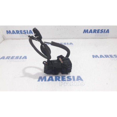 Renault - Clio - Rear door mechanism 4-door, right