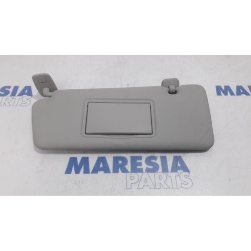 Renault - Clio - Sun visor