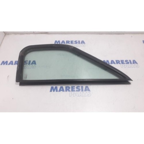 Renault - Master - Quarter light, front left